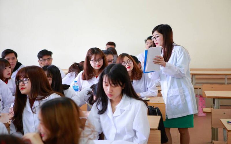 Đối tượng phù hợp với khóa học Cao đẳng Kỹ thuật Dược