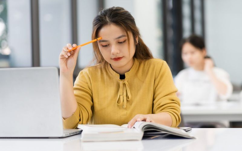 Trung cấp Tiếng Anh học Trực tuyến
