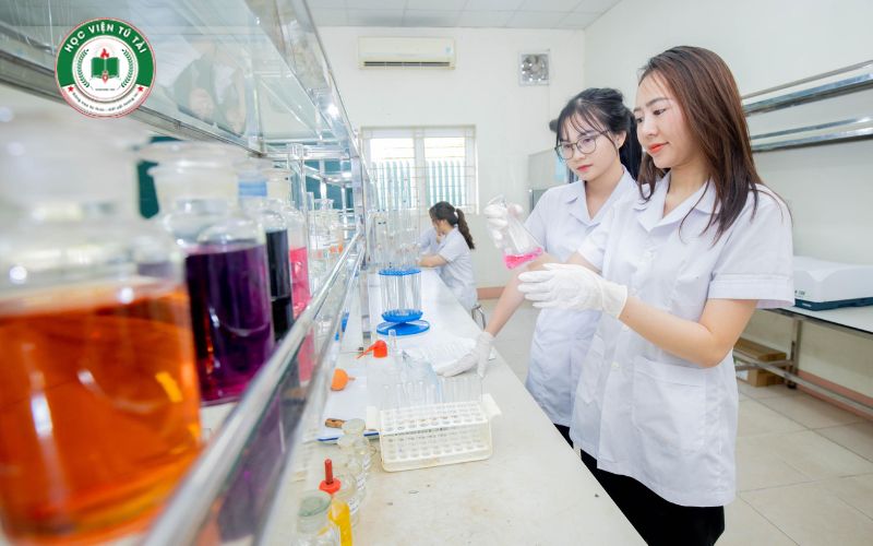 Học Cao đẳng Dược từ xa