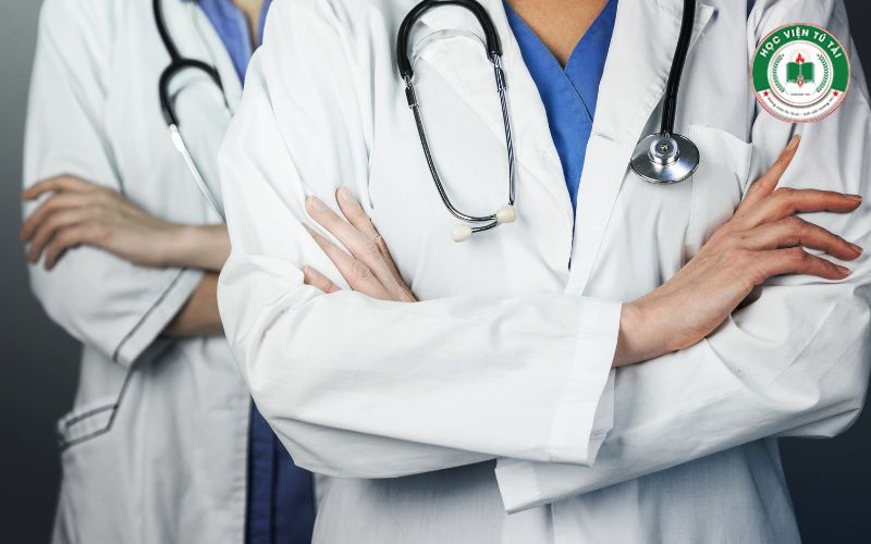 Tại sao nên chọn học ngành Y sĩ đa khoa hệ Trung cấp 5 Học phí ngành Y sĩ đa khoa