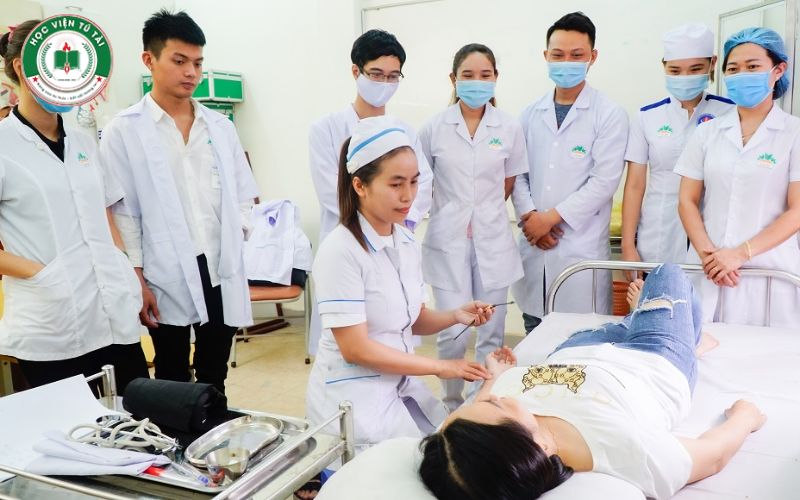 Trường học Cao đẳng Y sĩ đa khoa tốt nhất 2025 4 Thông tin khóa học Cao đẳng Y sĩ đa khoa
