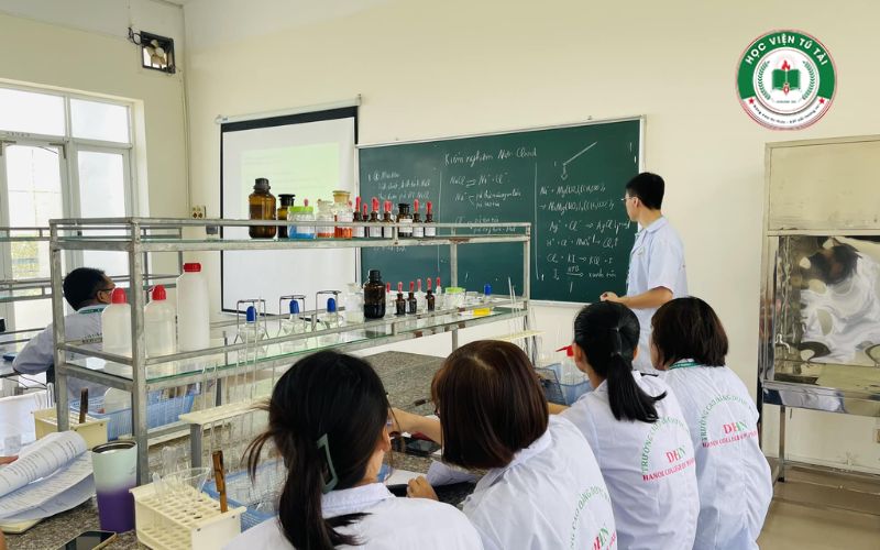 Thông tin xét tuyển Cao đẳng Dược Từ xa