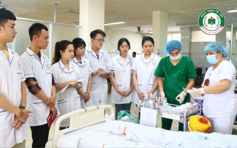 Thời gian học Y sĩ Cao đẳng mất bao lâu? 6 Thông báo xét tuyển Khóa học Y sĩ Cao đẳng