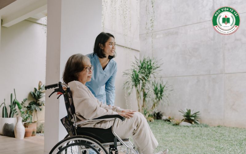 Học hệ Trung cấp Điều dưỡng liên thông lên Cao đẳng có được không? 4 Điều kiện để liên thông Trung cấp Điều dưỡng lên Cao đẳng