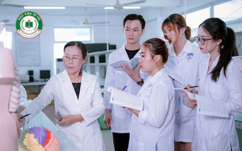 Bằng Cao đẳng Điều dưỡng có giá trị không? Nên hay không nên học? 5 Nên hay không nên học Cao đẳng Điều dưỡng?
