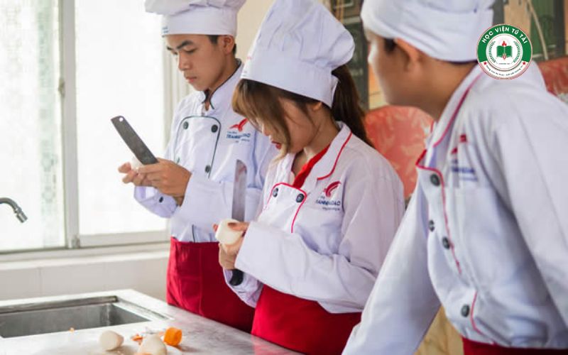 Tuyển sinh Trung cấp Kỹ thuật chế biến món ăn – Nhận bằng chính quy 4 Trung cấp Kỹ thuật chế biến món ăn