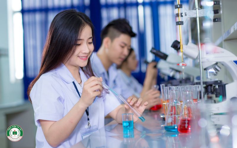 Mức lương Dược sĩ Trung cấp bao nhiêu? 6 Cách để tăng mức lương Dược sĩ Trung cấp lên cao hơn