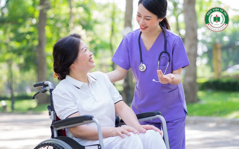 Chương trình đào tạo Trung cấp Điều dưỡng chính quy