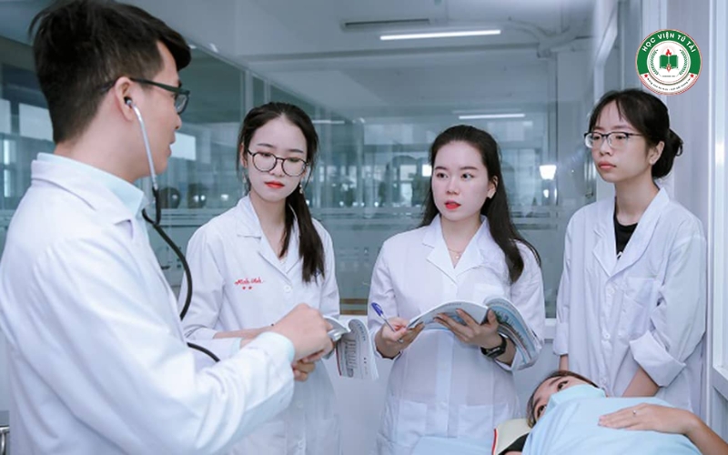 Trung cấp Điều dưỡng từ xa