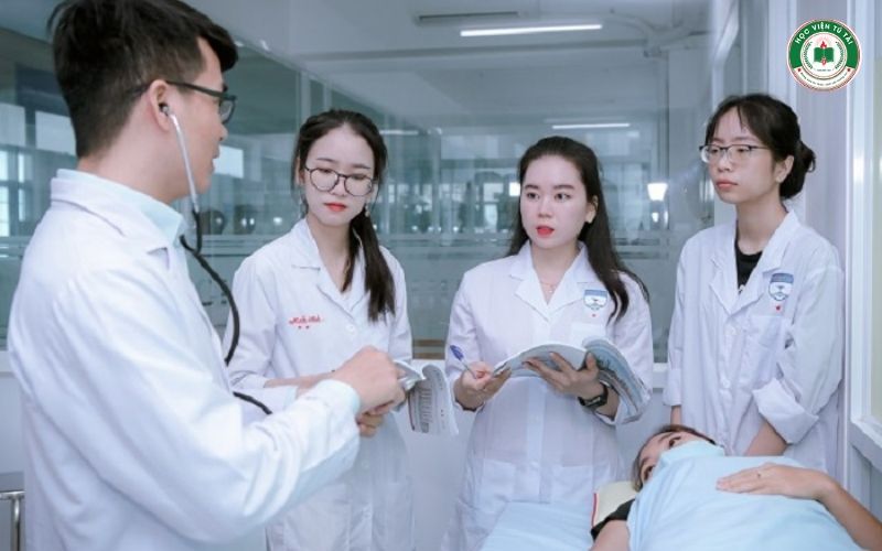 Khóa học Trung cấp Y sĩ đa khoa Từ xa có gì đặc biệt?