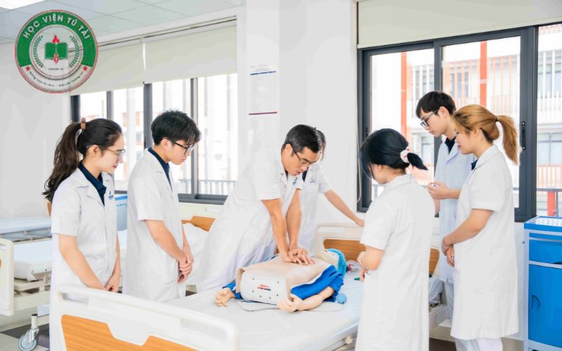 Chương trình học Trung cấp Điều dưỡng Online tại Học Viện Tú Tài