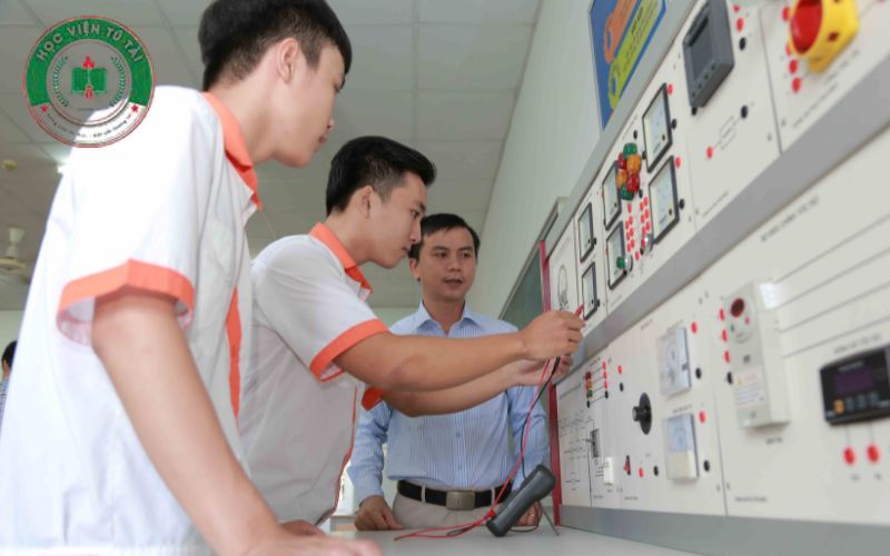 Cơ hội việc làm sau khi học Trung cấp Điện công nghiệp và Dân dụng Cấp tốc