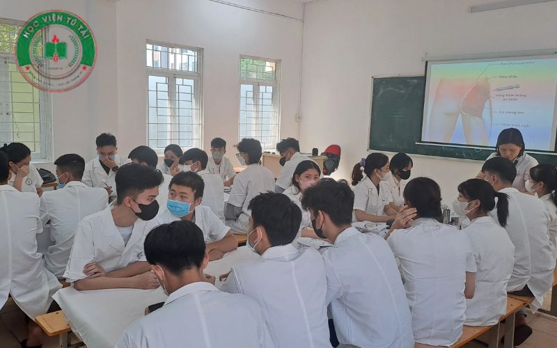 Địa chỉ học Trung cấp y sĩ đa khoa Online dành cho người đi làm