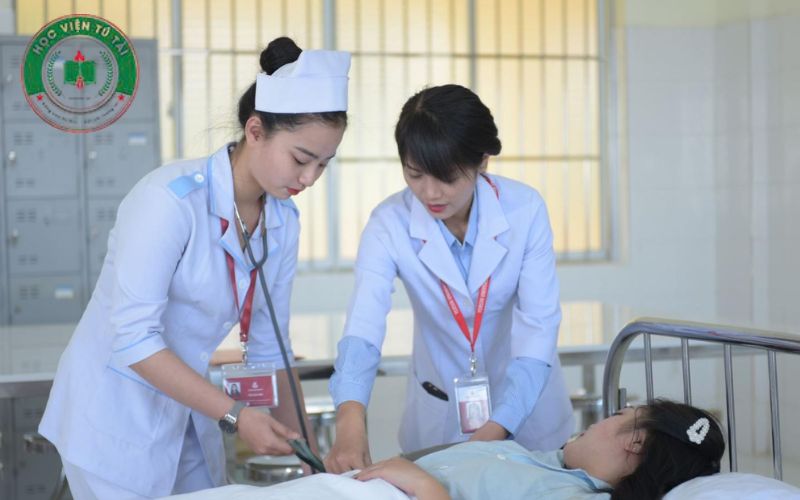 Tìm hiểu về khóa học Trung cấp Điều dưỡng Online