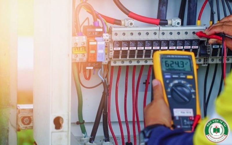 Thông tin tuyển sinh đào tạo Trung cấp Điện Công nghiệp hệ vừa học vừa làm