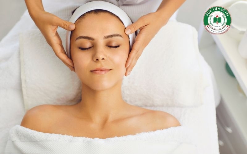 Thông tin tuyển sinh Trung cấp Chăm sóc sắc đẹp hệ online