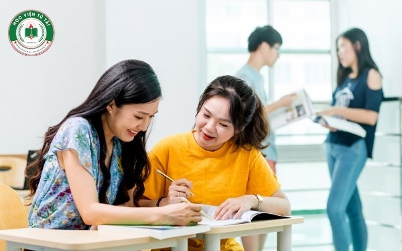 Thời gian học Văn bằng 2 Trung cấp Tiếng Anh hệ vừa học vừa làm