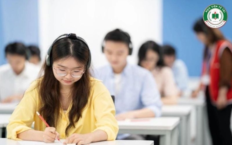 Thông tin tuyển sinh học văn bằng 2 Trung cấp Tiếng Anh hệ từ xa