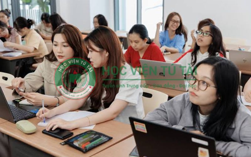 Thông tin học ngành Kế toán hệ từ xa 