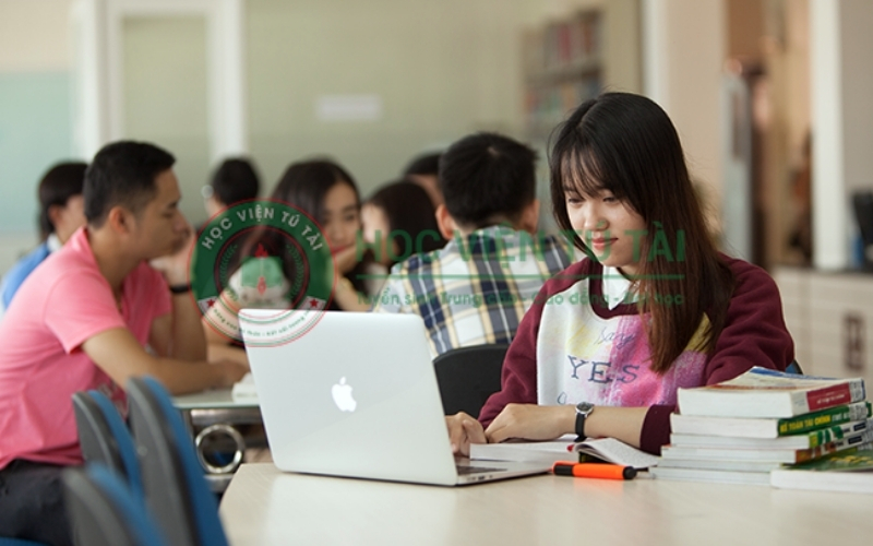 Khóa học quản trị doanh nghiệp cuối tuần vận hành như thế nào và có ưu điểm gì?
