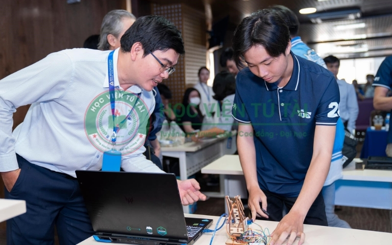Đăng ký học từ xa ngành Công nghệ Thông tin đơn giản nhanh chóng 5 Chi phí học từ xa ngành công nghệ thông tin bao nhiêu tiền?
