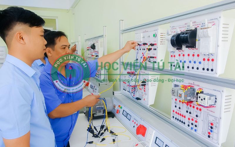 Chi phí theo học trung cấp điện công nghiệp cấp tốc là bao nhiêu?