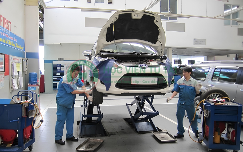 Các trường đào tạo kỹ thuật ô tô ở TPHCM đang tuyển sinh