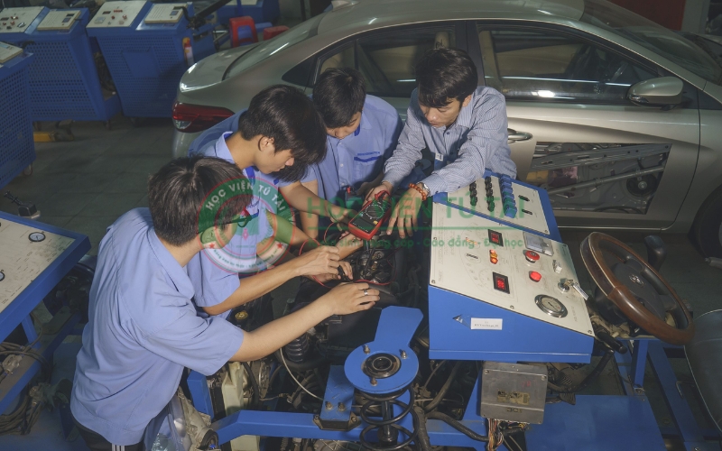 Chương trình đào tạo ngành Kỹ thuật ô tô