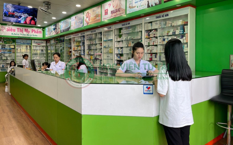 Điều kiện để người có bằng Trung cấp Dược được mở quầy thuốc