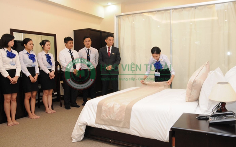 Khóa học Trung cấp Quản trị khách sạn Online dành cho người đi làm 4 Vì sao khóa học Trung cấp Quản trị khách sạn Online phù hợp với người đi làm?