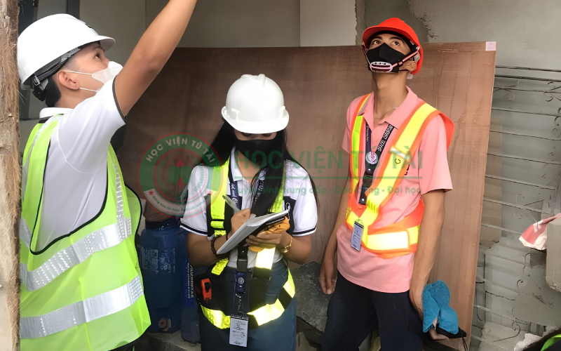 Chương trình đào tạo tại các trường Trung cấp Xây dựng TPHCM ra sao?