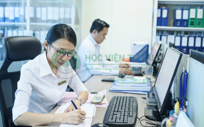 Bận đi làm vẫn nhận được bằng Cao đẳng Kế toán dễ dàng 6 Giá trị sử dụng của bằng Cao đẳng Kế toán