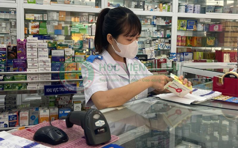 Tham khảo chương trình học Trung cấp Dược tại Học viện Tú Tài