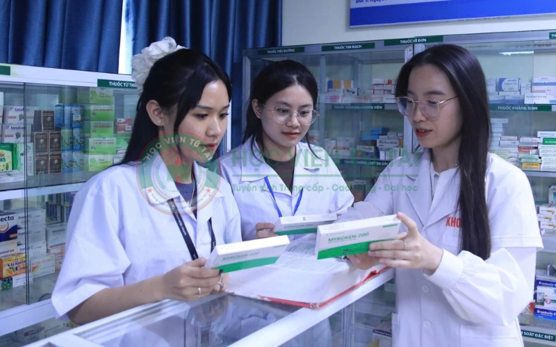Trường nào có học phí Trung cấp Dược hệ vừa học vừa làm rẻ mà uy tín?