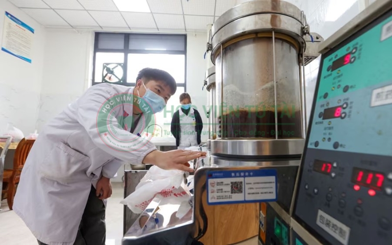 Học phí Trung cấp Y học cổ truyền Online mới nhất 4 Yếu tố nào ảnh hưởng đến học phí Trung cấp Y học cổ truyền Online?
